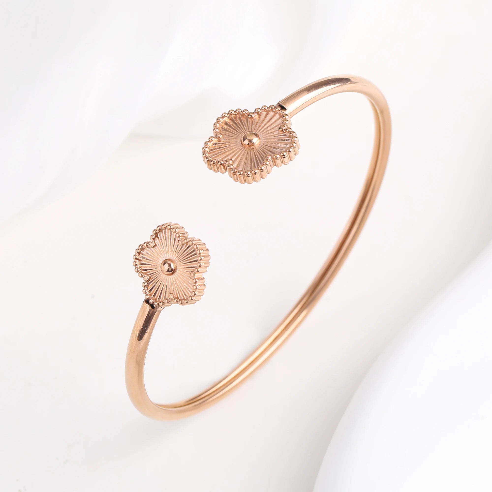 Lustre Clover Bangle