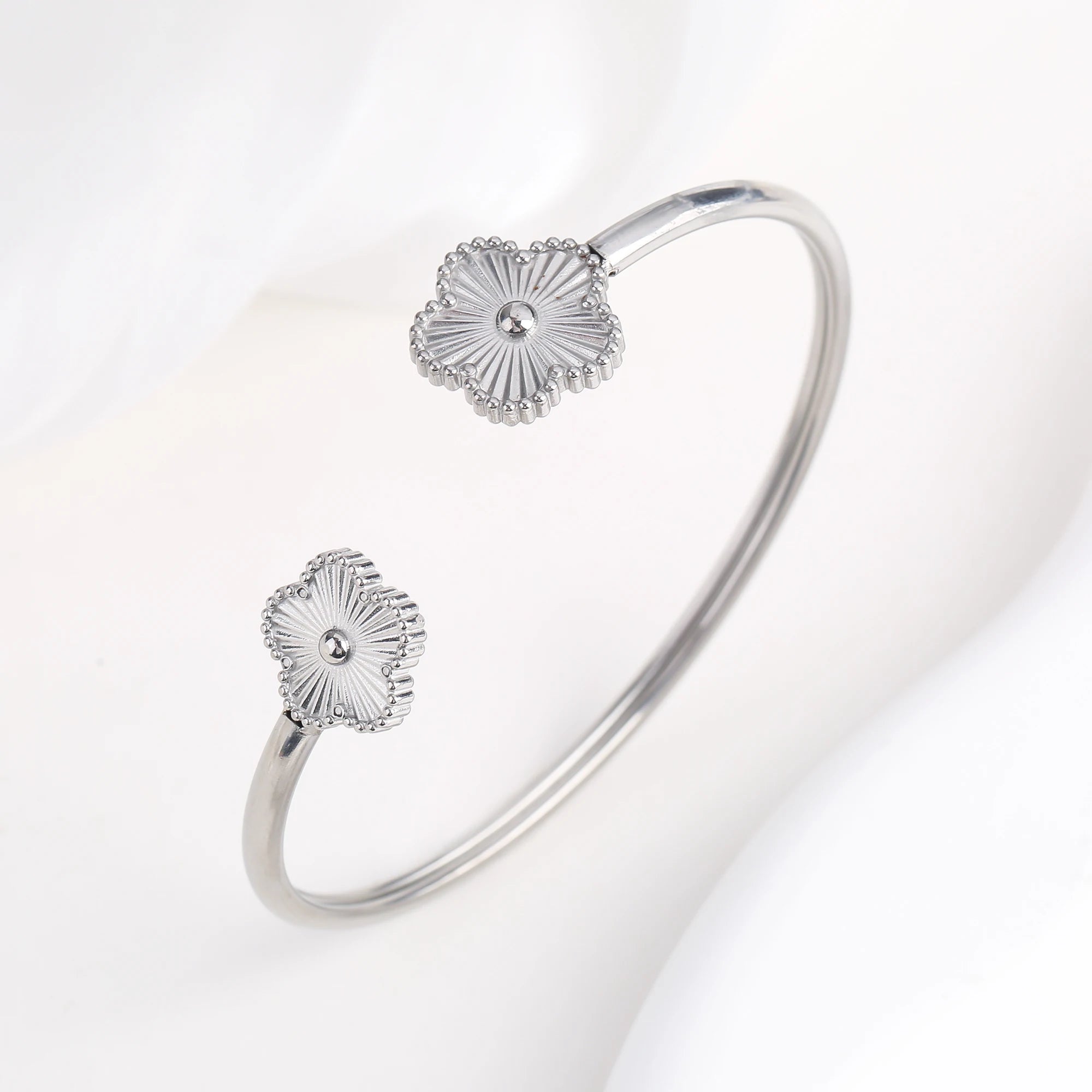 Lustre Clover Bangle